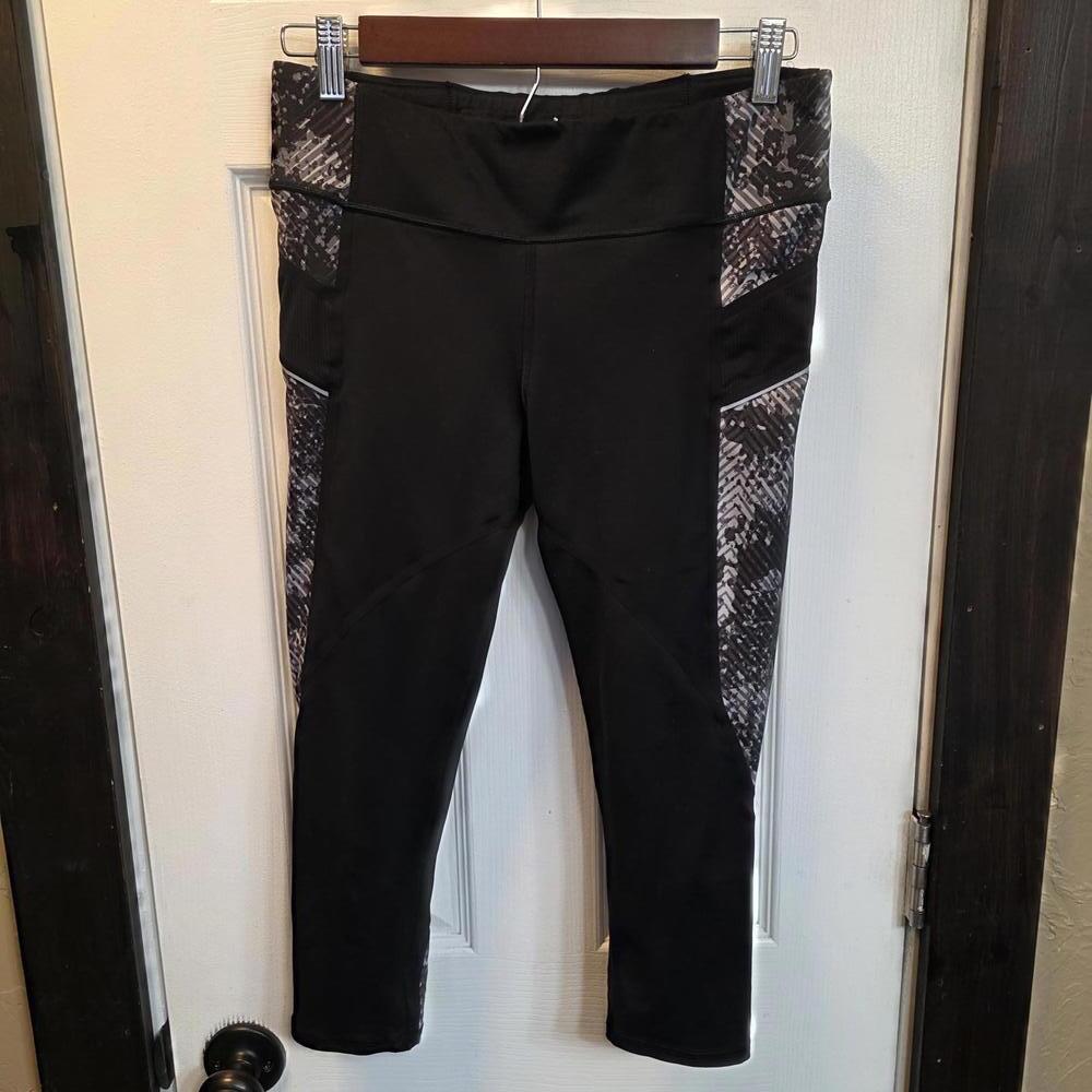 Athleta Black and Gray Women's Activewear Leggings- Size Medium